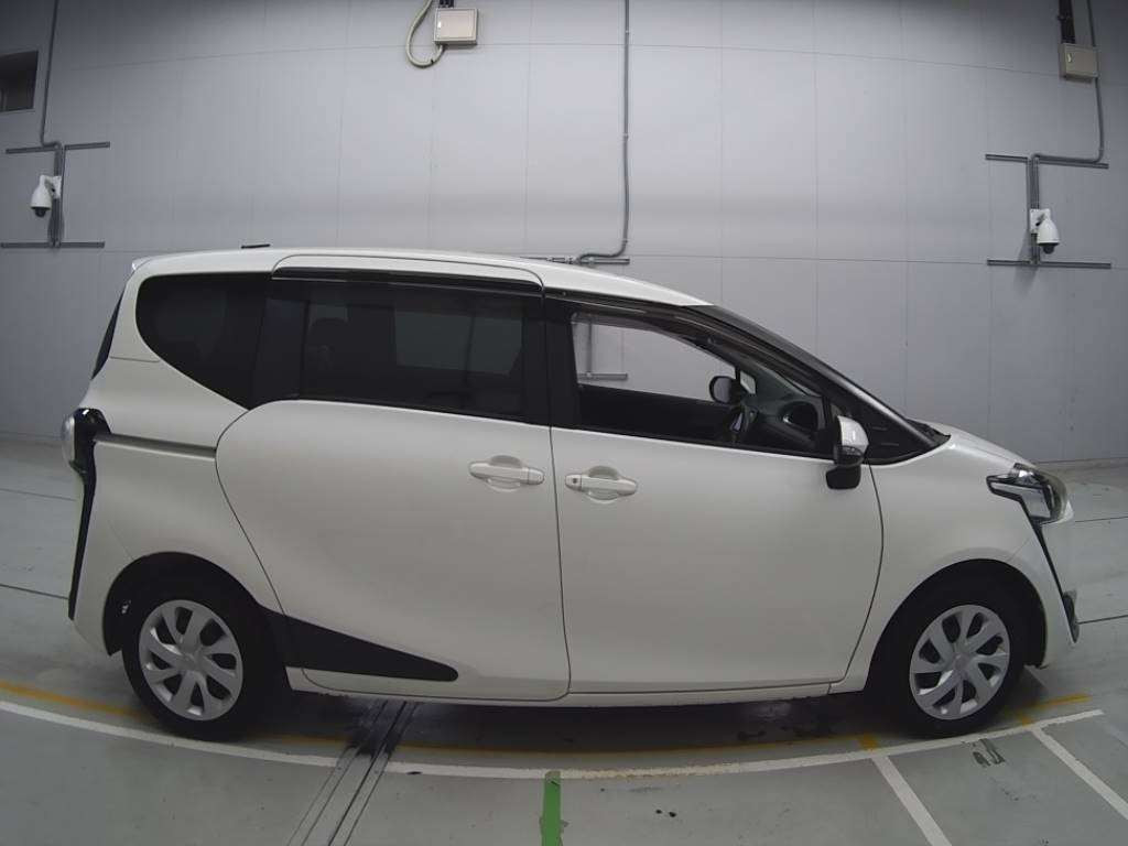 2016 Toyota Sienta NSP170G[2]