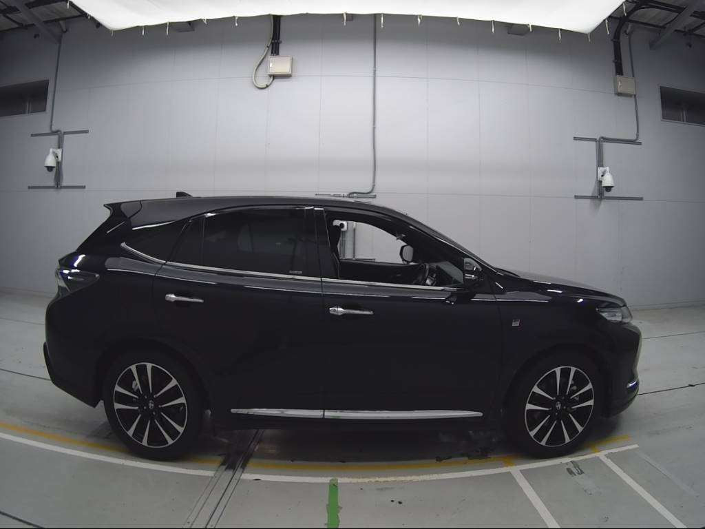 2019 Toyota Harrier ZSU60W[2]