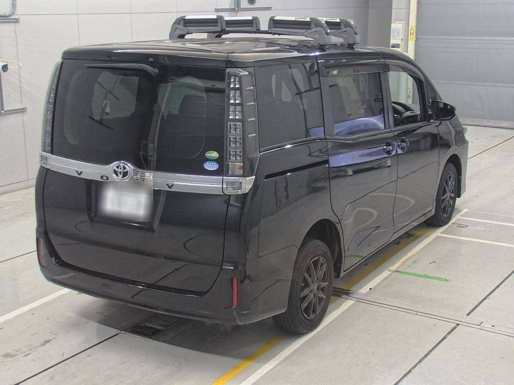 2017 Toyota Voxy ZRR85G[1]