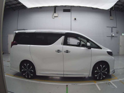 2022 Toyota Alphard Hybrid