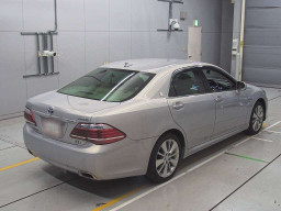 2011 Toyota Crown Hybrid