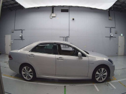 2011 Toyota Crown Hybrid