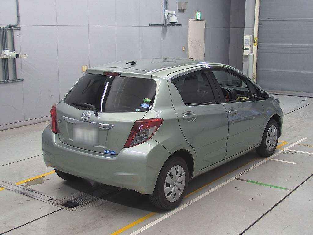 2013 Toyota Vitz KSP130[1]