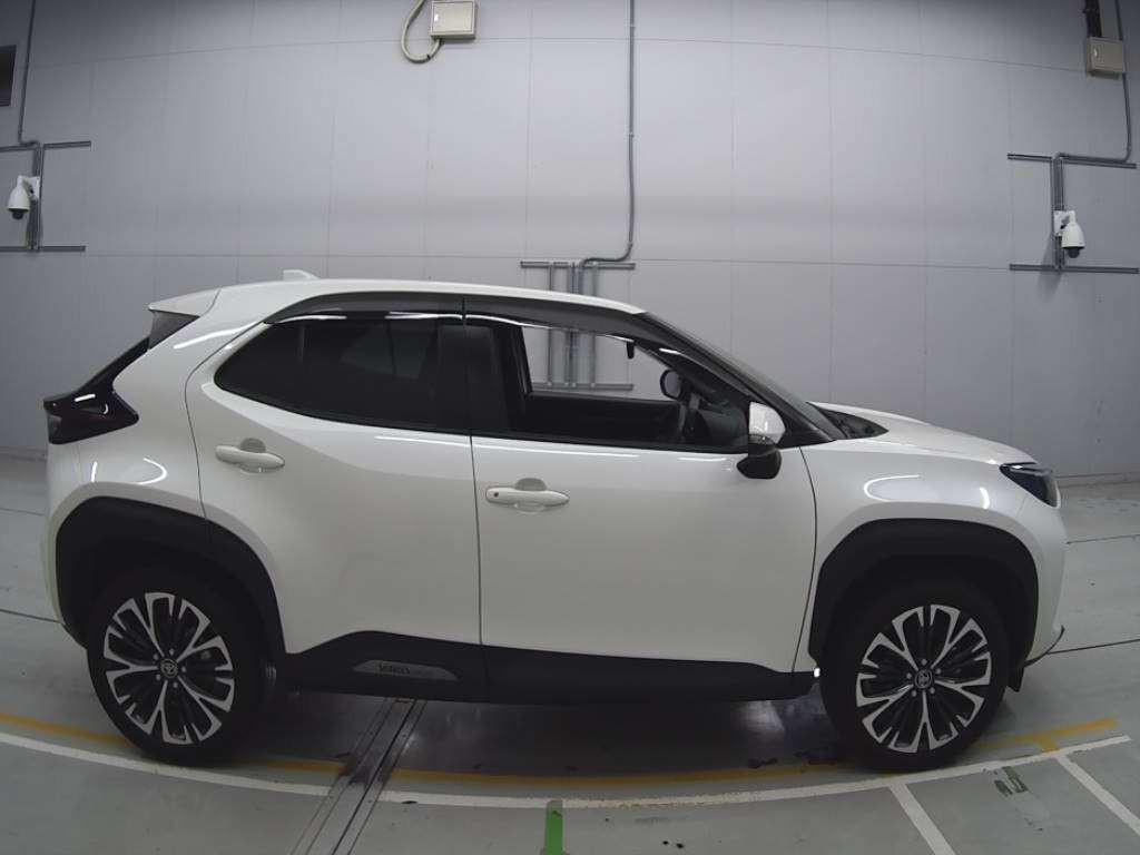 2022 Toyota YARIS CROSS MXPB10[2]