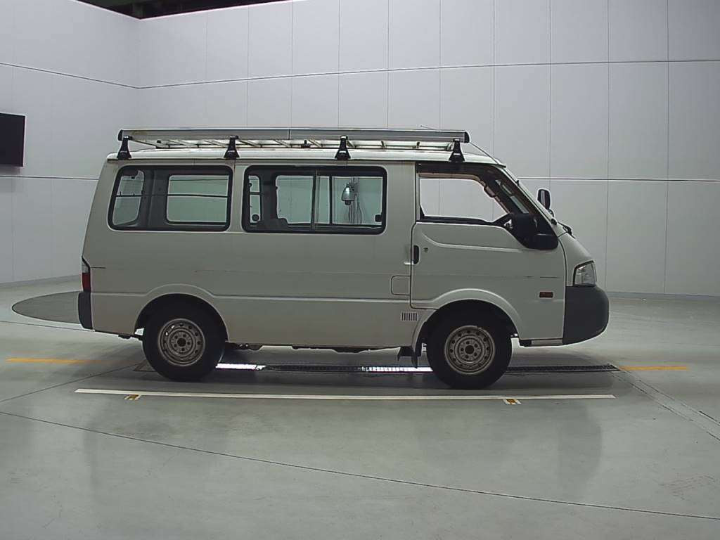 2014 Mazda Bongo Van SKP2M[2]