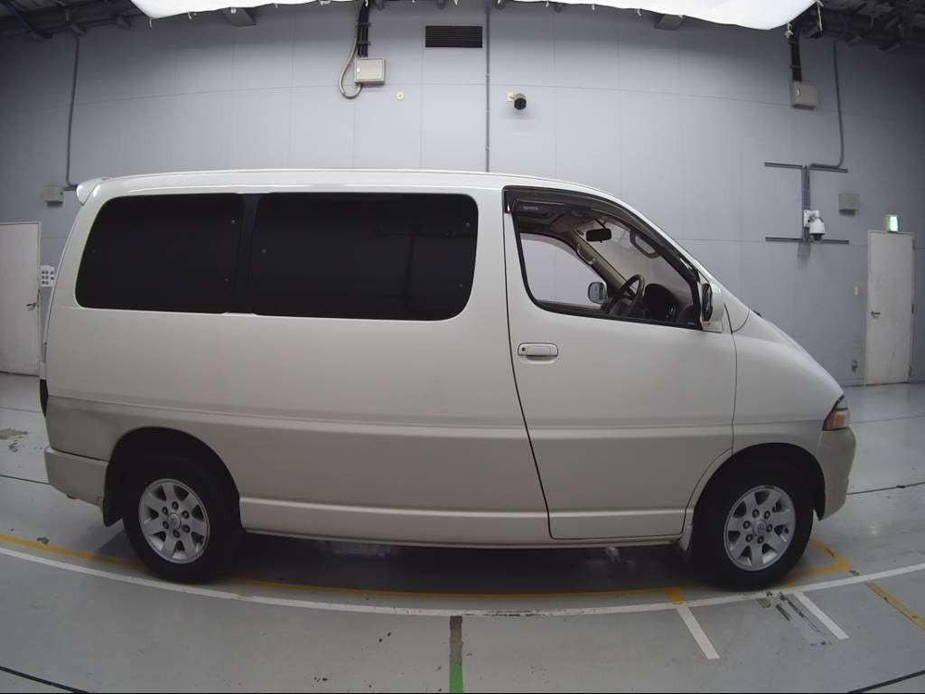 1998 Toyota Granvia VCH10W[2]