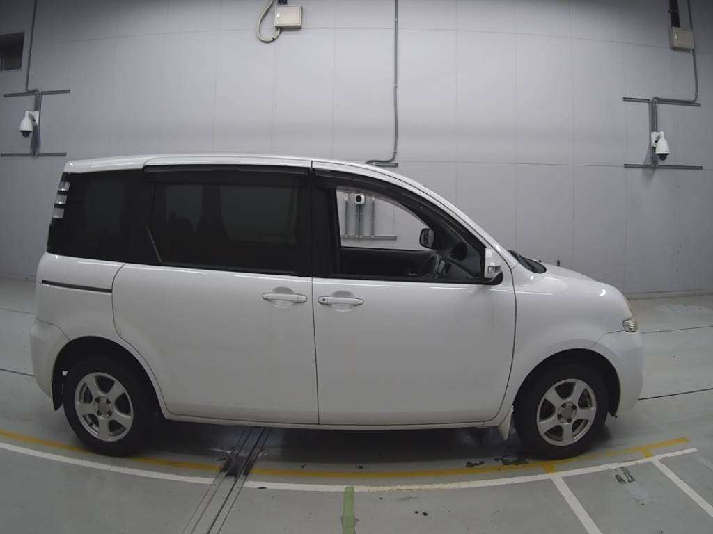 2007 Toyota Sienta NCP81G[2]