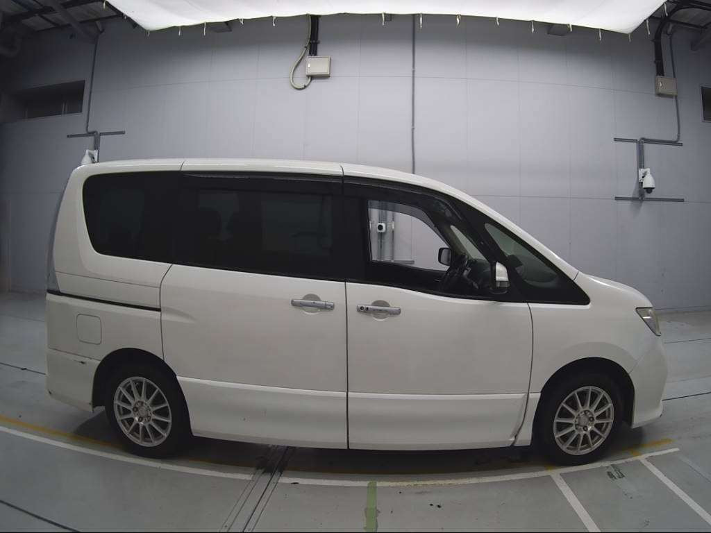 2012 Nissan Serena FC26[2]