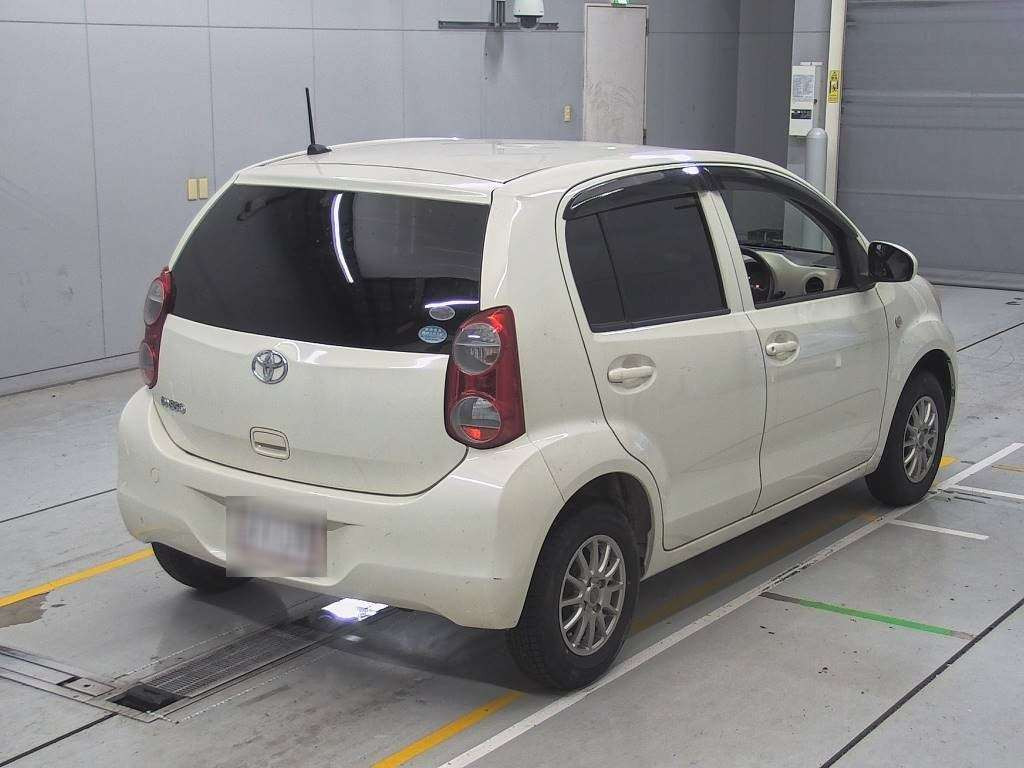 2010 Toyota Passo KGC30[1]