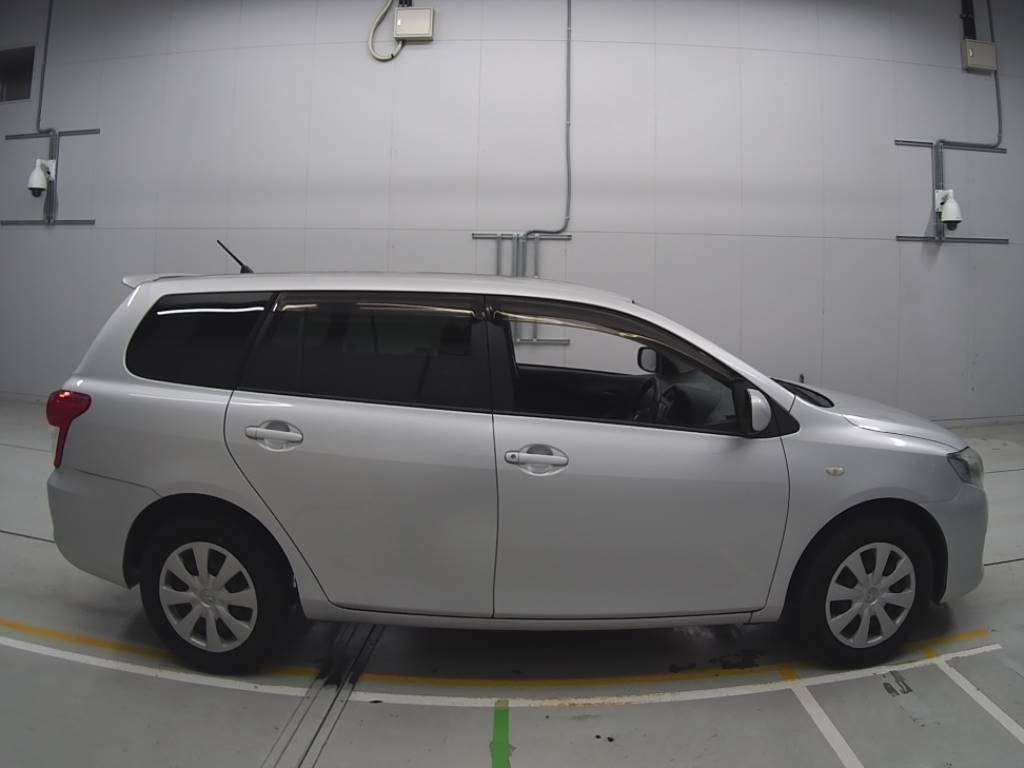 2009 Toyota Corolla Fielder NZE141G[2]