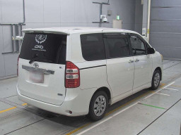 2012 Toyota Noah