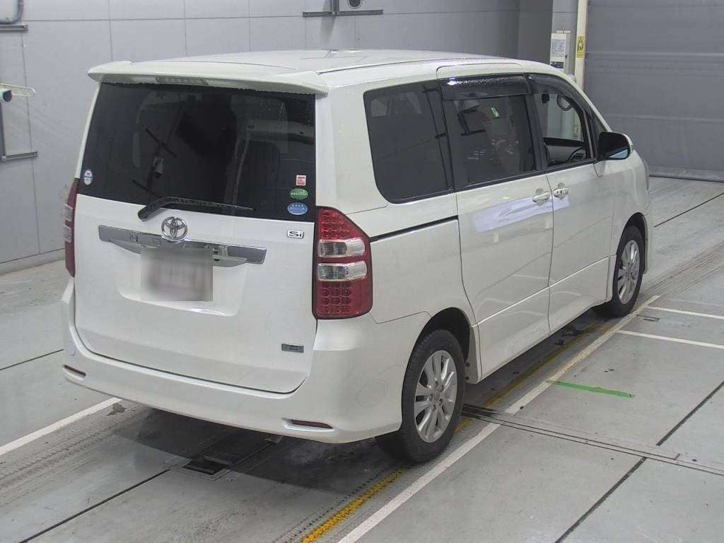 2012 Toyota Noah ZRR75W[1]