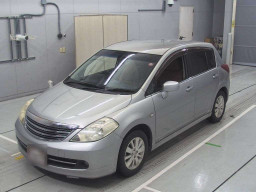 2005 Nissan Tiida