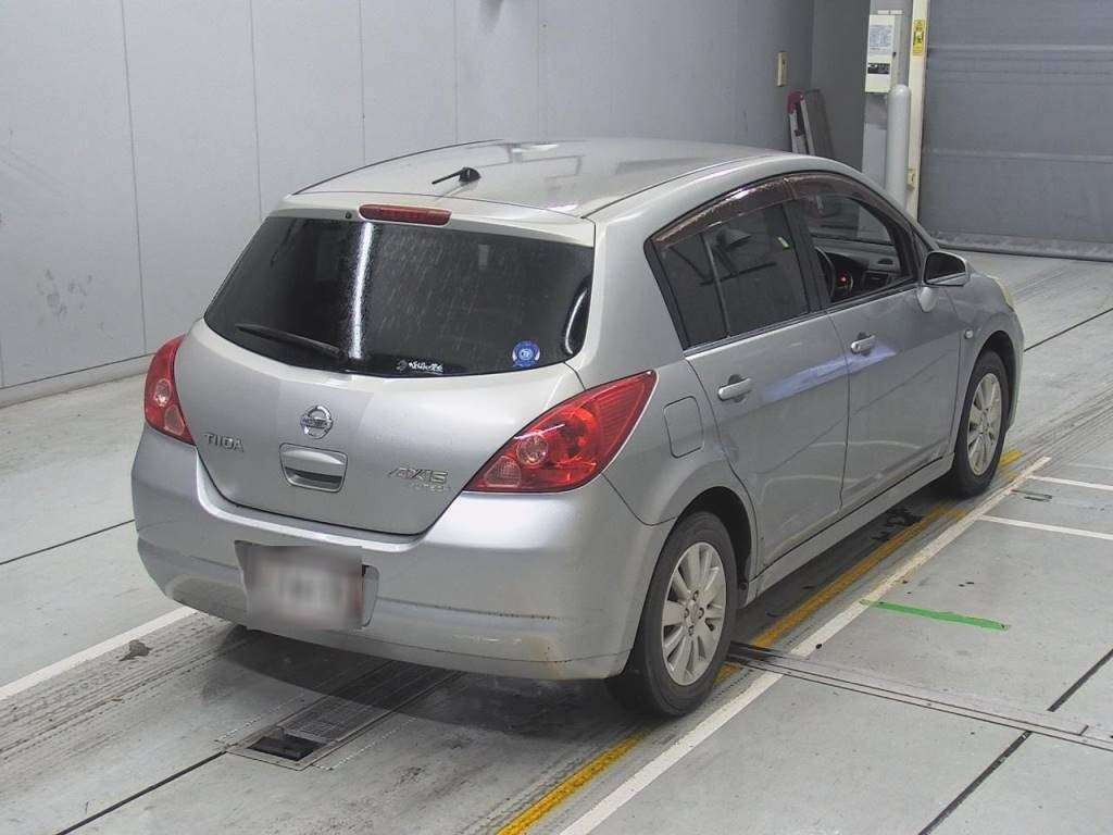 2005 Nissan Tiida C11[1]