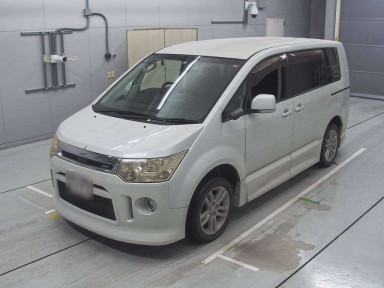 2007 Mitsubishi Delica D5