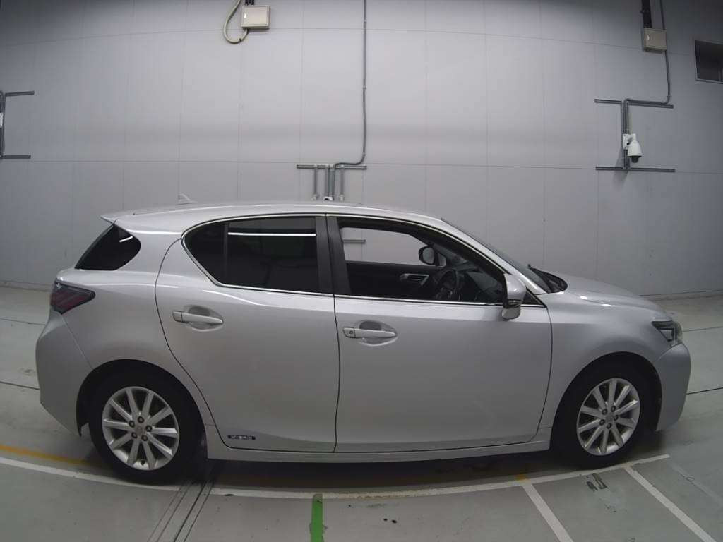 2012 Lexus CT ZWA10[2]