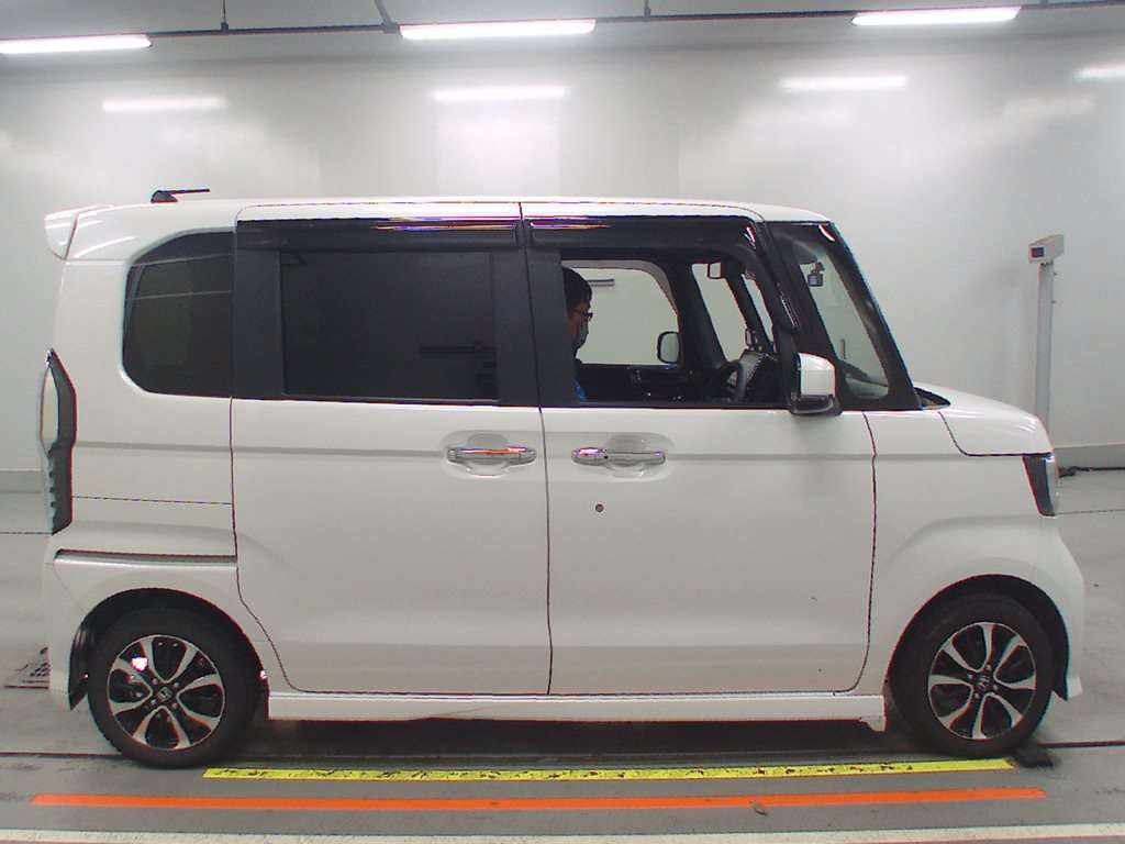 2020 Honda N-BOX CUSTOM JF4[2]