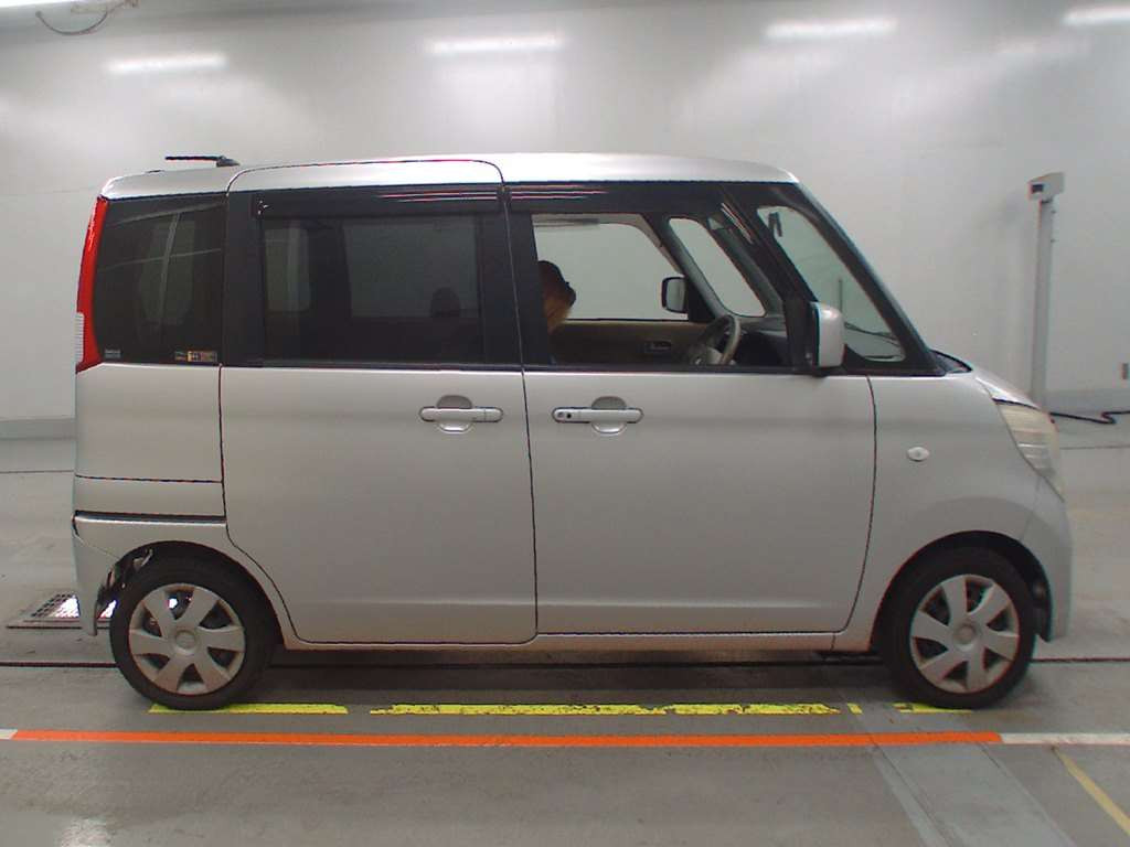 2011 Suzuki Palette MK21S[2]