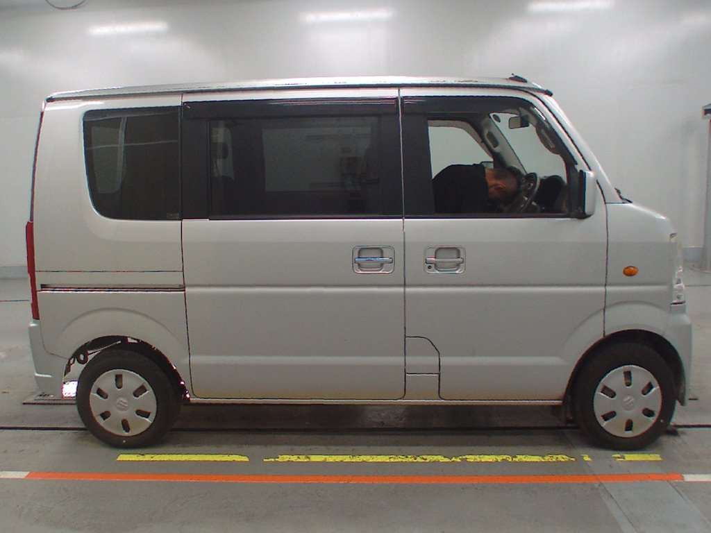 2011 Suzuki Every Wagon DA64W[2]