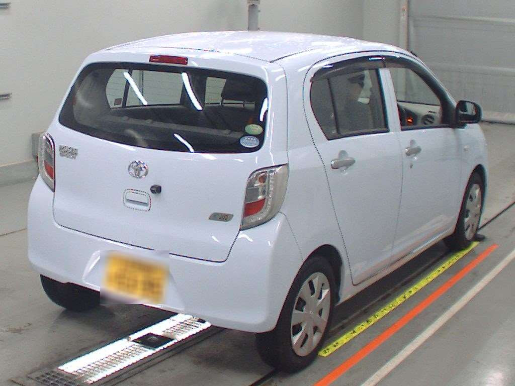 2014 Toyota Pixis Epoch LA300A[1]