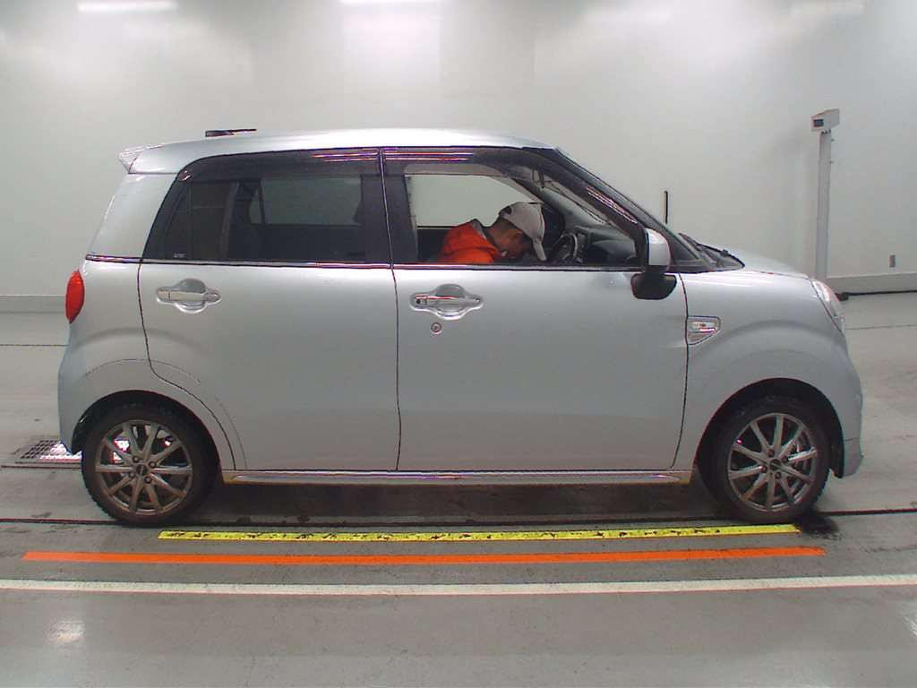 2016 Daihatsu Cast LA250S[2]