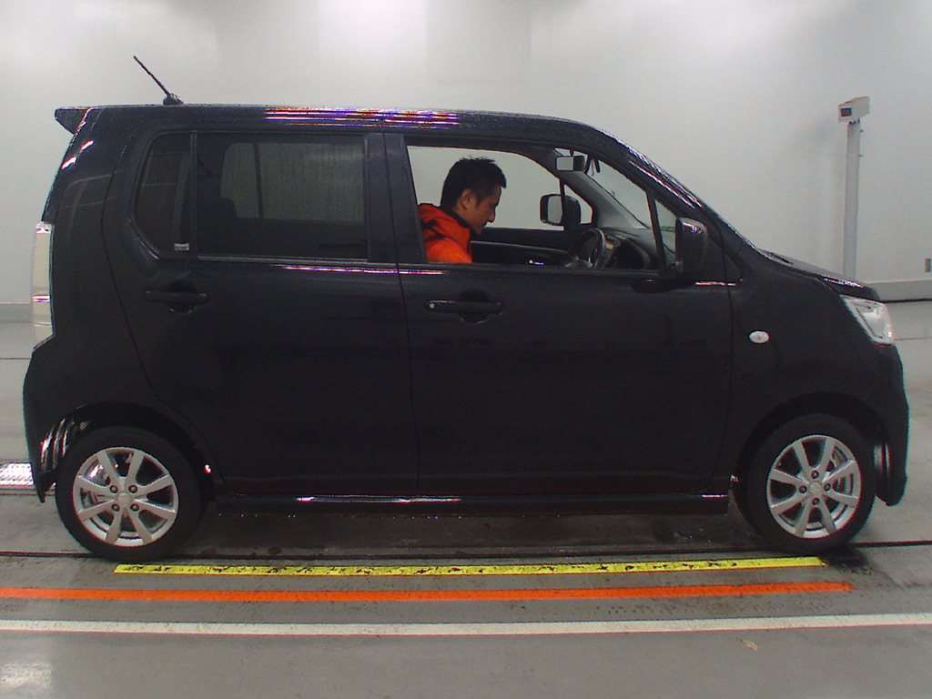 2013 Suzuki WAGON R STINGRAY MH34S[2]