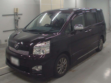 2013 Toyota Voxy