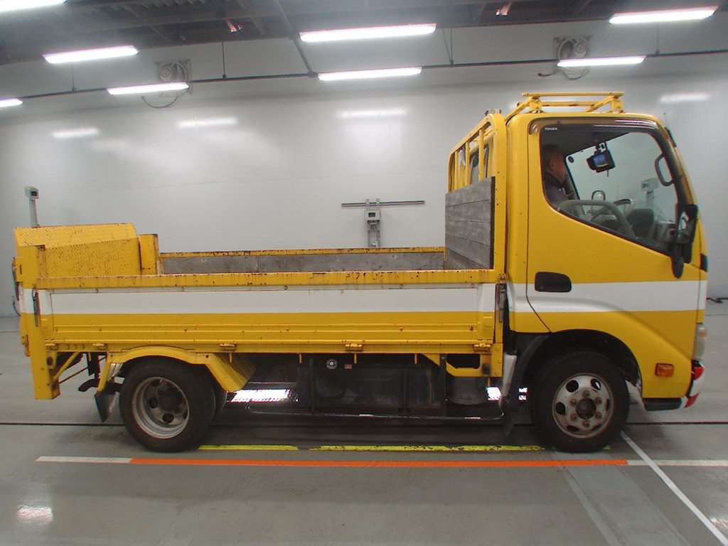 2009 Toyota Dyna Truck KDY231[2]