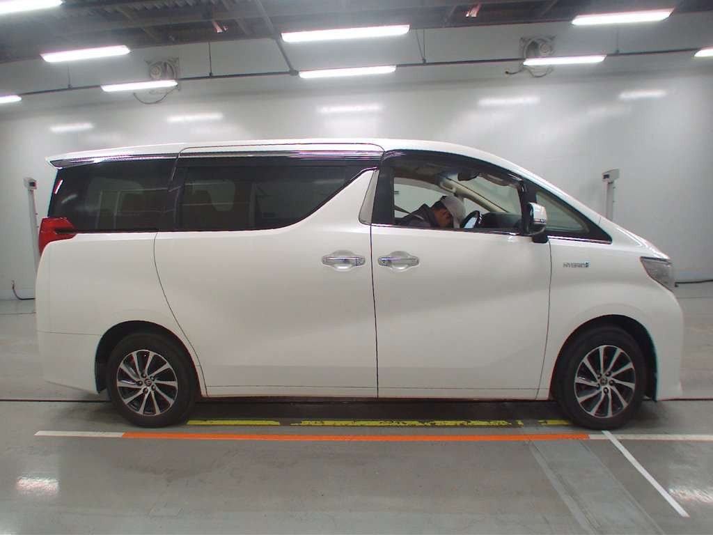 2017 Toyota Alphard Hybrid AYH30W[2]