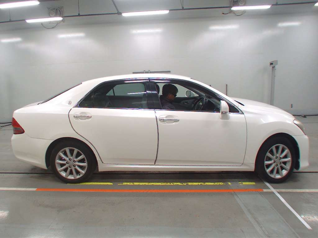 2009 Toyota Crown GRS200[2]