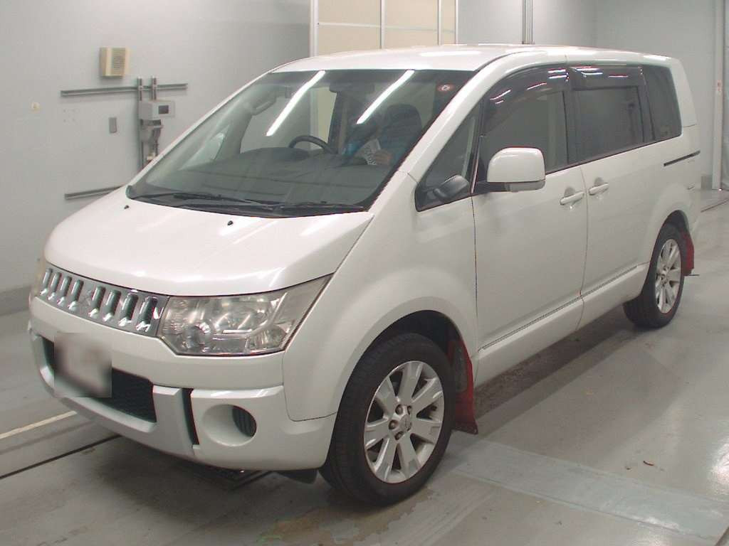 2013 Mitsubishi Delica D5 CV2W[0]