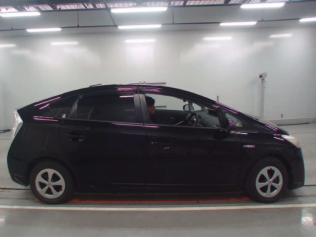 2010 Toyota Prius ZVW30[2]