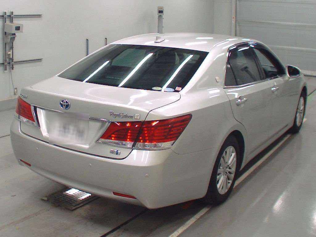 2015 Toyota Crown Hybrid AWS210[1]