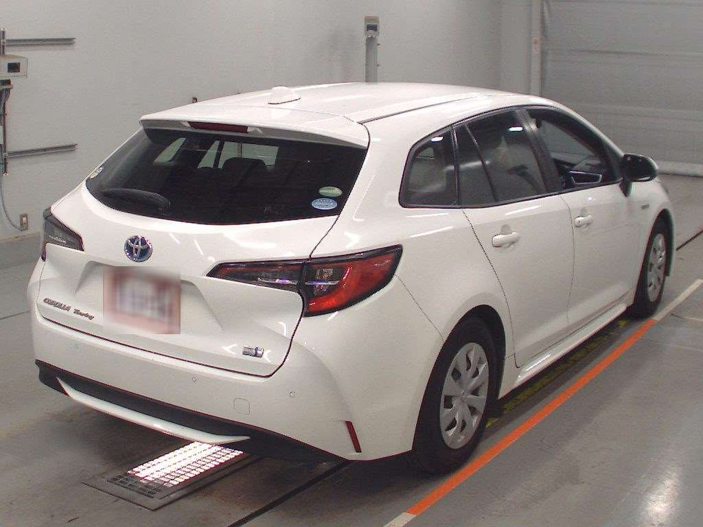 2019 Toyota Corolla Touring Wagon ZWE211W[1]