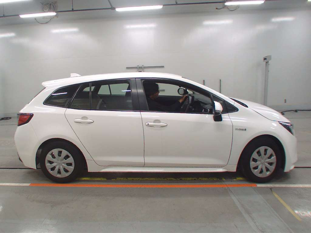 2019 Toyota Corolla Touring Wagon ZWE211W[2]