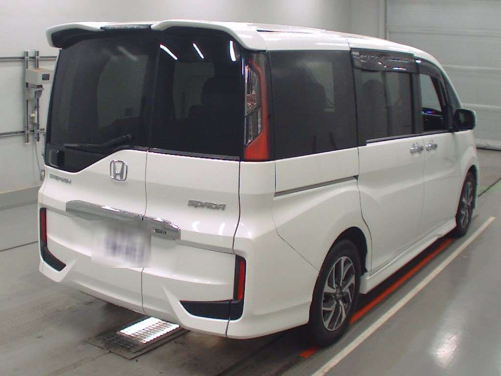 2016 Honda Step WGN Spada RP3[1]