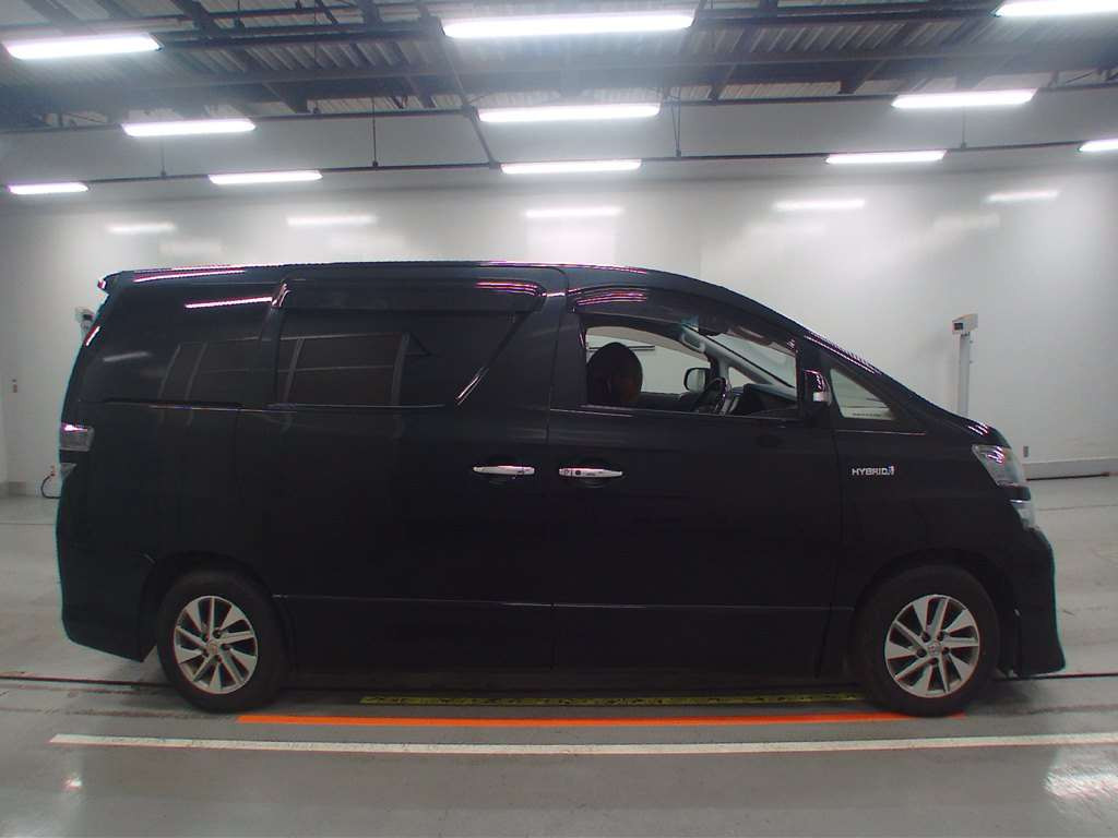 2013 Toyota Vellfire Hybrid ATH20W[2]