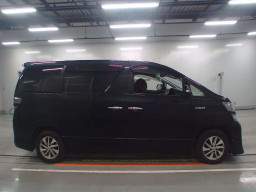 2013 Toyota Vellfire Hybrid