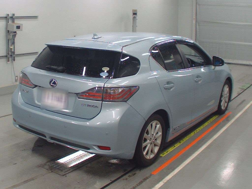 2011 Lexus CT ZWA10[1]