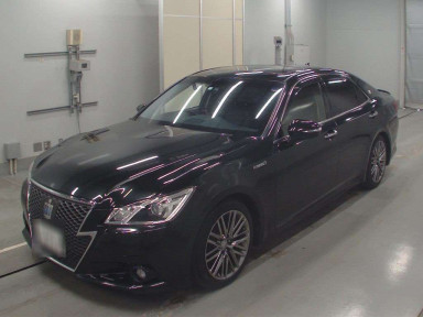 2013 Toyota Crown Hybrid