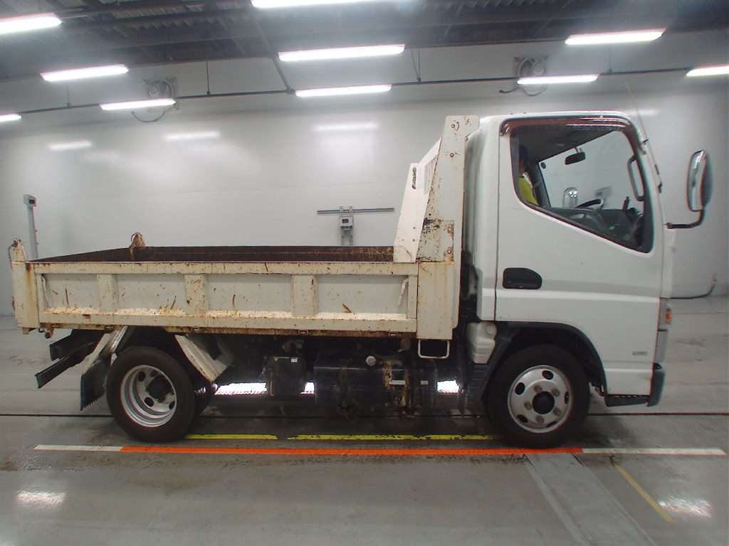 2013 Mitsubishi Fuso Canter FBA60[2]