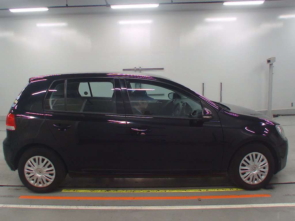 2010 Volkswagen Golf 1KCBZ[2]