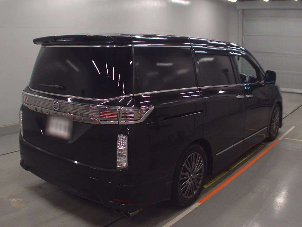 2019 Nissan Elgrand PNE52[1]