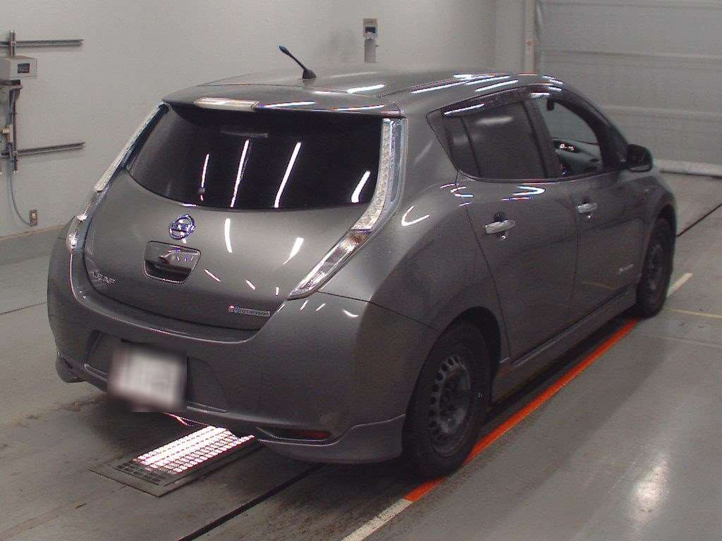 2015 Nissan Leaf AZE0[1]