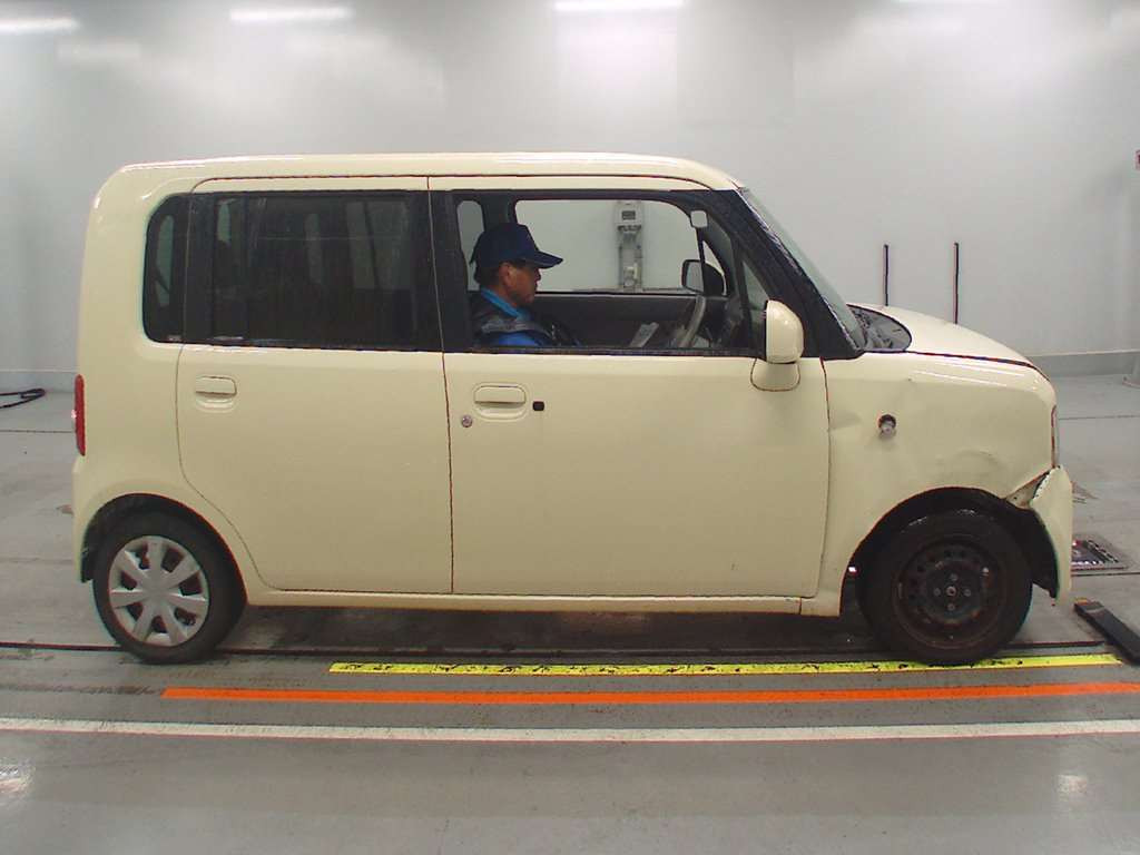 2012 Daihatsu Move Conte L575S[2]