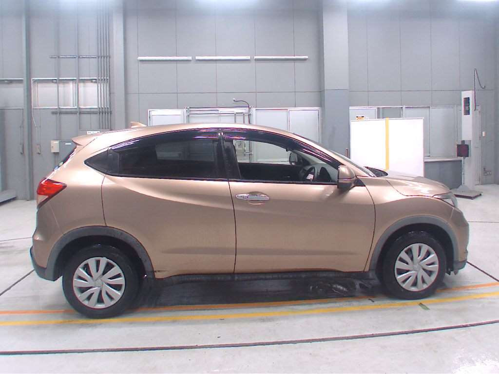 2017 Honda VEZEL RU1[2]