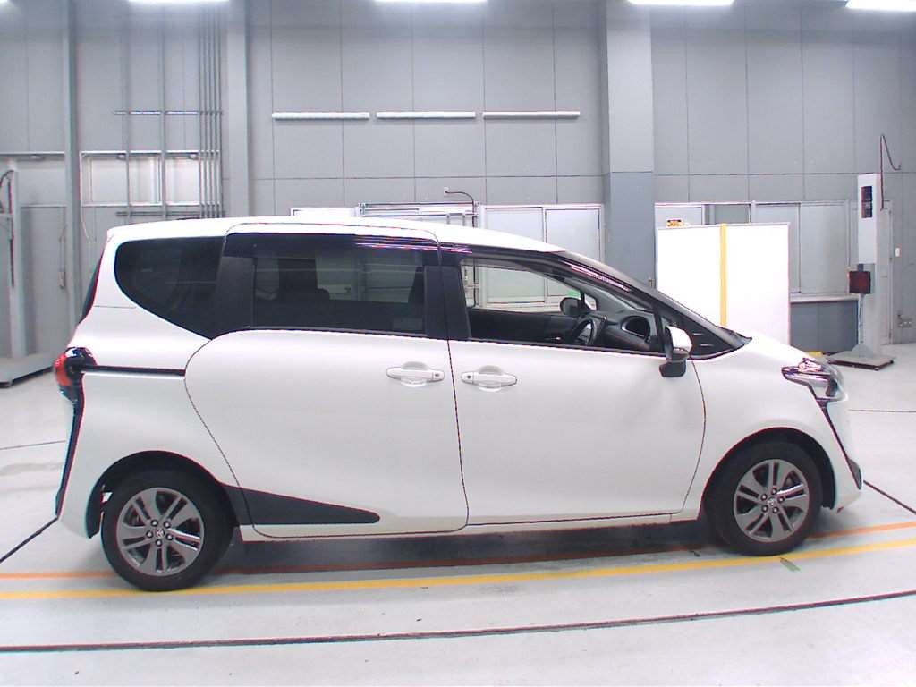 2019 Toyota Sienta NSP170G[2]