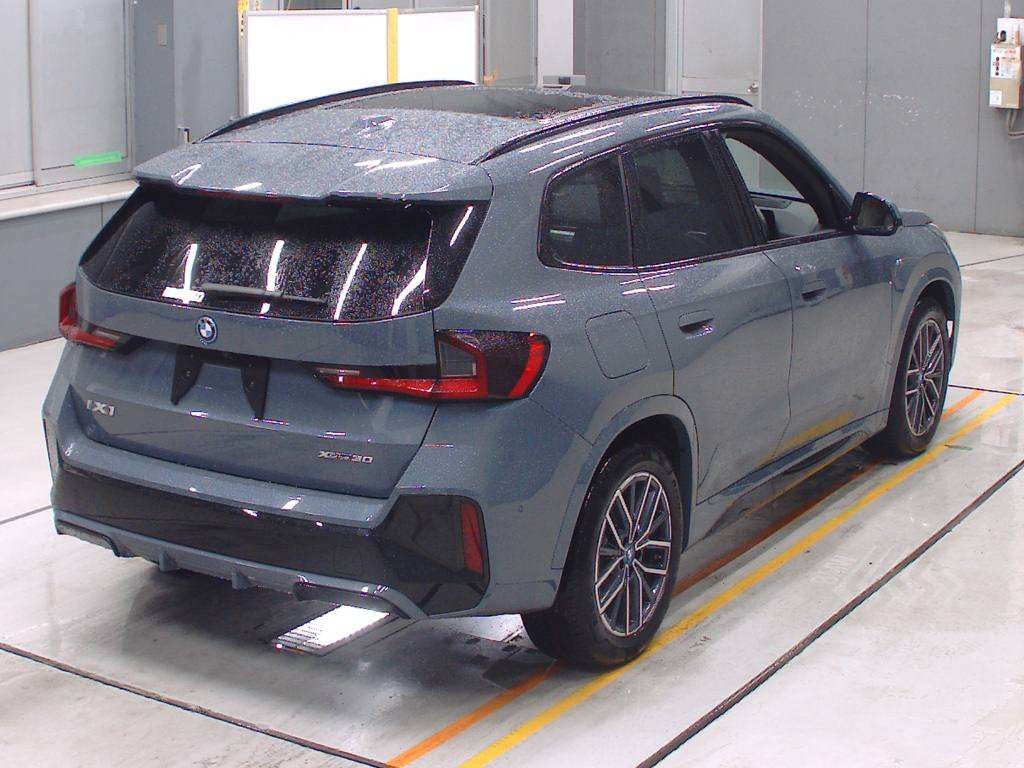 2023 BMW null 62EF67[1]