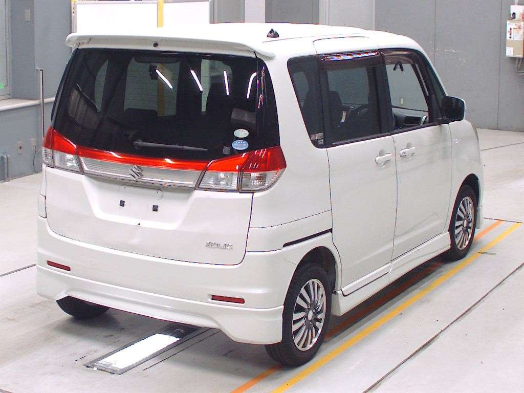 2011 Suzuki Solio MA15S[1]