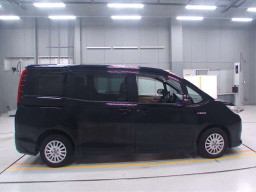 2014 Toyota Noah